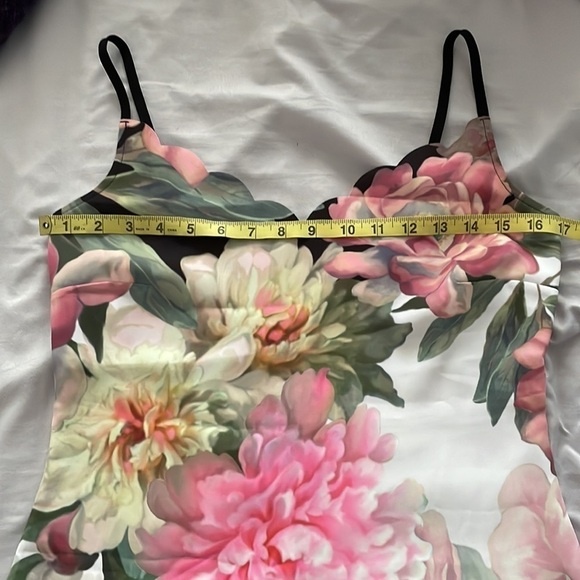 Ted Baker
Cernia Painted Posie Scalloped Camisole - Picture 14 of 16